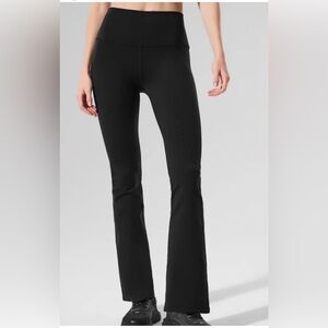ALO Yoga 7/8 Black Boot Cut Pants
